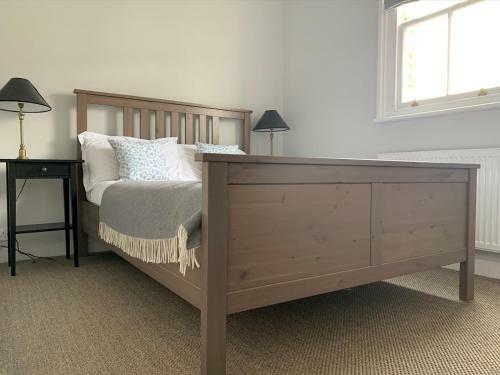 Charming Victorian House, Sleeps 4, Castle River