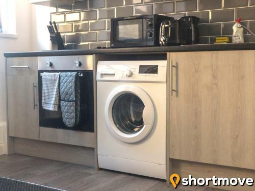 Apartamento Shortmove - Modern Studios, Wifi, Smart Tvs, Parking