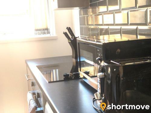 Apartamento Shortmove - Modern Studios, Wifi, Smart Tvs, Parking