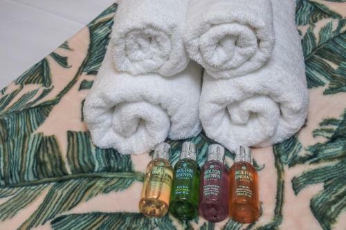 Saxon Rose Apartment