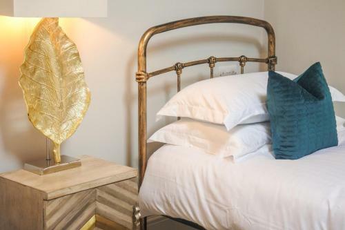 Saxon Rose Apartment