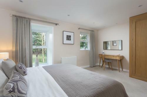 12 Pear Tree House