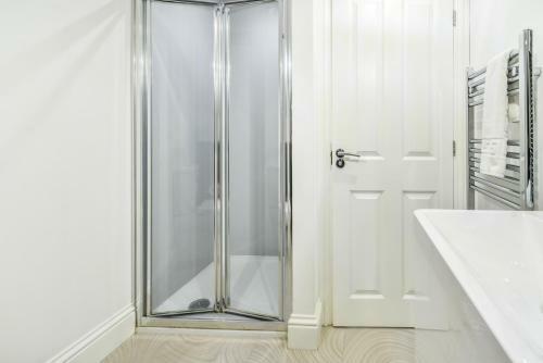 Cliffords View Luxury Apartment