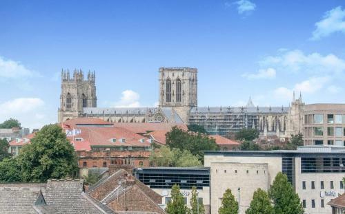 Cliffords View Luxury Apartment