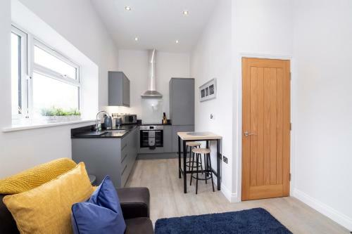 Saxon House Apartments