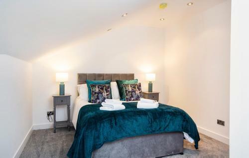 Saxon House Apartments