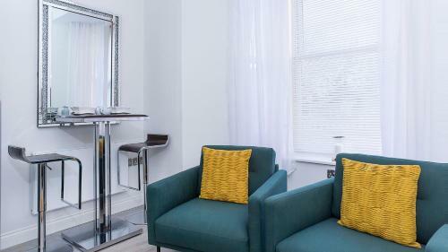 Saxon House Apartments