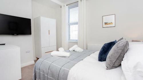 Saxon House Apartments