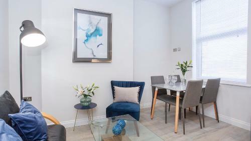 Saxon House Apartments