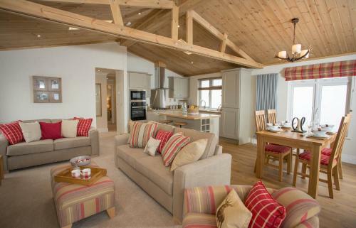 Lodge Hollicarrs - Forest Retreat