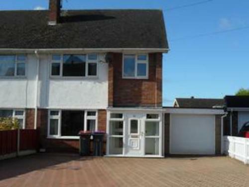 4-bed House In Newport