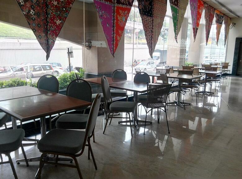 Mandarin Court Hotel