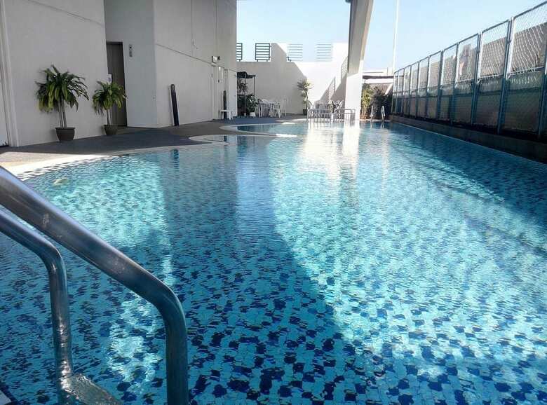 Mandarin Court Hotel