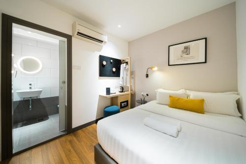 Gold Tree Hotel