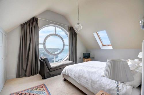 East Cliff Villa Sleeps 8 With Wifi