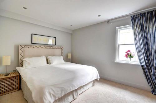 East Cliff Villa Sleeps 8 With Wifi