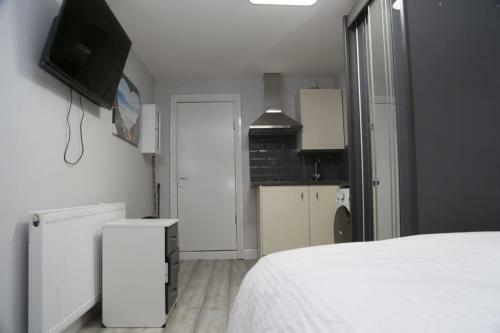 Hostal A A Guest Rooms Nightingale Chalet