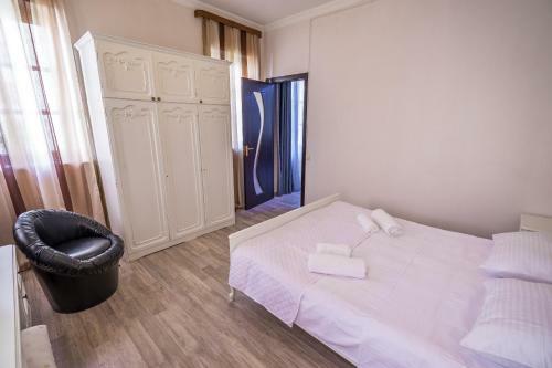 Three Bedroom Apartment Old Tbilisi