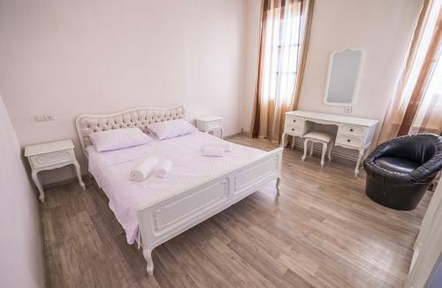 Three Bedroom Apartment Old Tbilisi