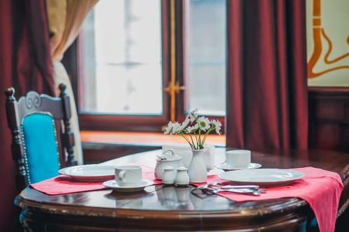 Emigrant Boutique Hotel