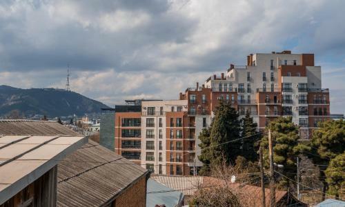Spacious 76 Qm Apartment Near City Center