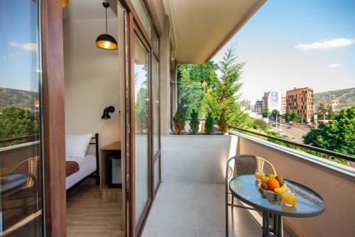 Tonusi Luxe Hotel