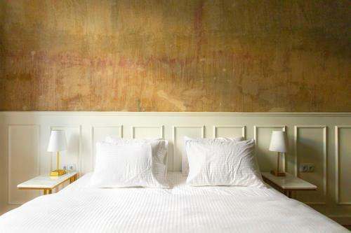 Unfound Door - Design Hotel