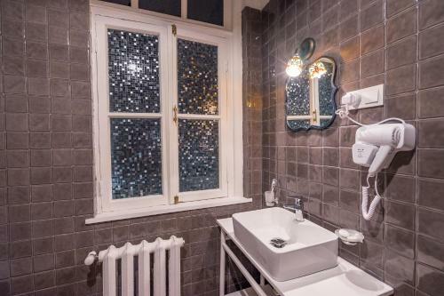 Doors Meidan Design Hotel