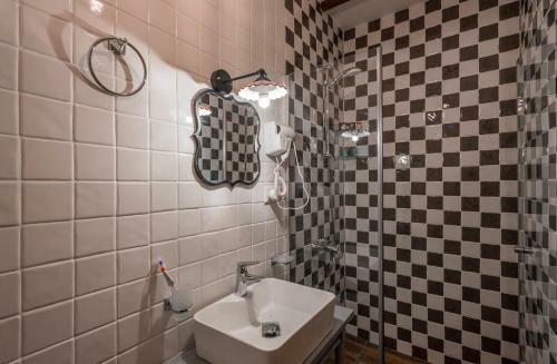Doors Meidan Design Hotel