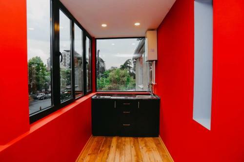 Colorful Apartment In The Historic City