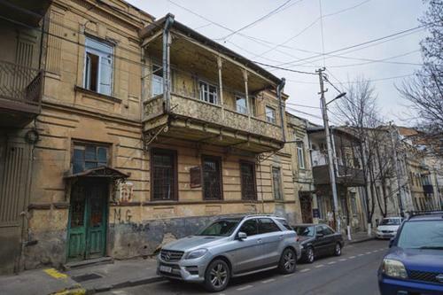 Proper Apartments Design Studio Apt W/balconette At Rustaveli Ave
