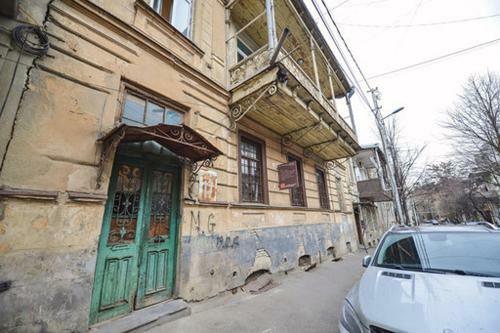 Proper Apartments Design Studio Apt W/balconette At Rustaveli Ave