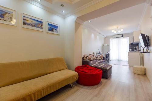 Wehost Sunny Apartment