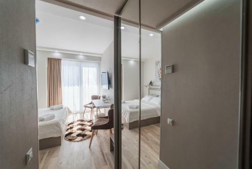 Seahorse Apartments At Alliance Palace