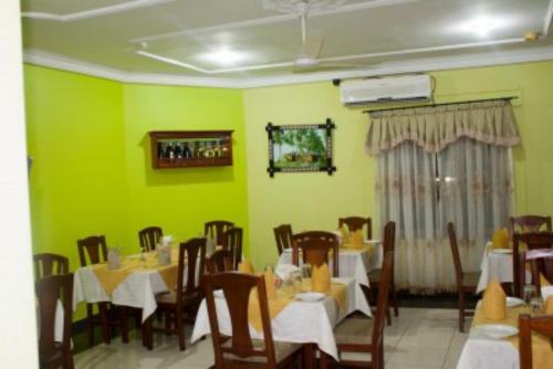 Hostal Room In Apartment - Eastgate Hotel, Accra