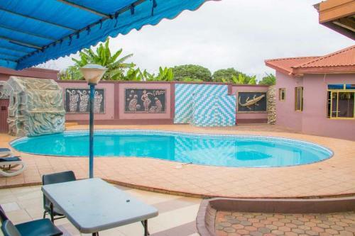 Hostal Room In Apartment - Okubi Hotel Kumasi