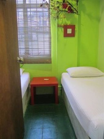 Hostal Tropical Guest House