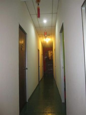Hostal Tropical Guest House
