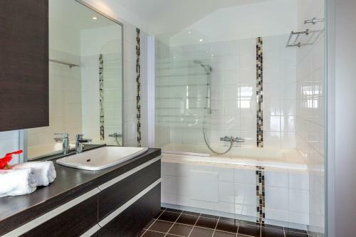 Villa Marine Lagon de Saint-fran�ois Sur La Plage