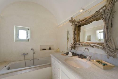 W Villa Black Rock Santorini