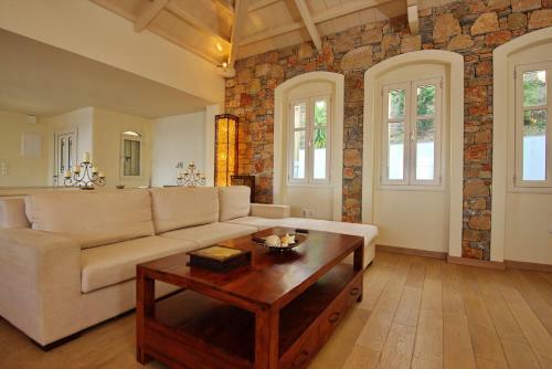 Luxurious Villa With Wonderful View