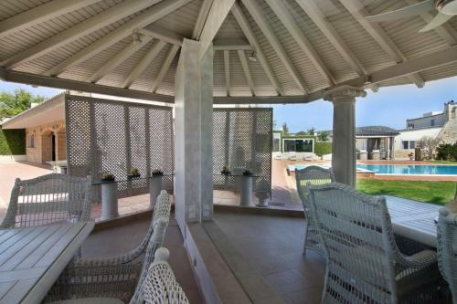 Black Diamond Luxury Villa Anavyssos In Athens
