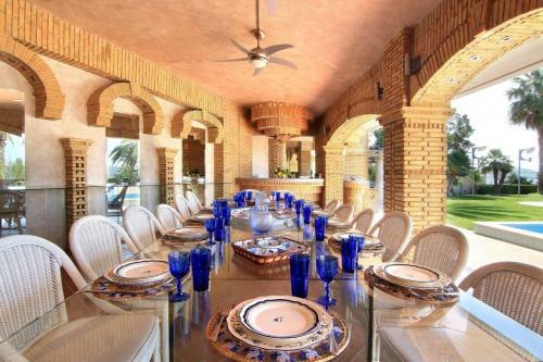Black Diamond Luxury Villa Anavyssos In Athens