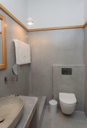 Apartamento Theasis Suites