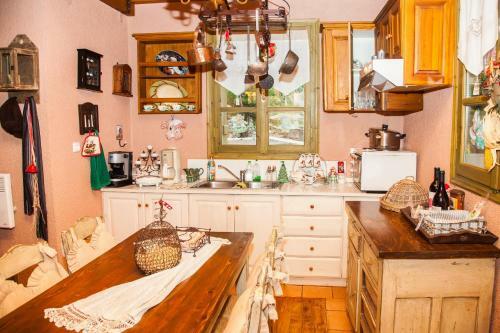 Utopia Mountain Chalet 5 Min From Arachova!