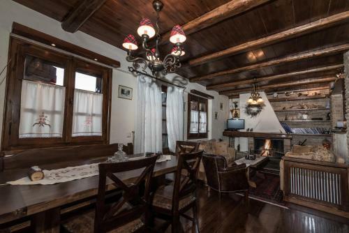 Pantelis Sweet Home