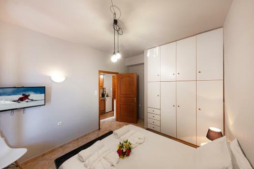 White Apartments By White Hills