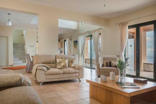 Anninata Villa Sleeps 8 With Pool Air Con And Wifi