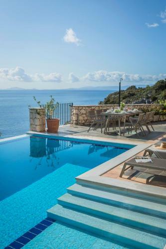 Anninata Villa Sleeps 5 With Pool Air Con And Wifi