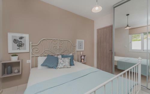 Astarte Villas - Villa Siesta With Private Pool